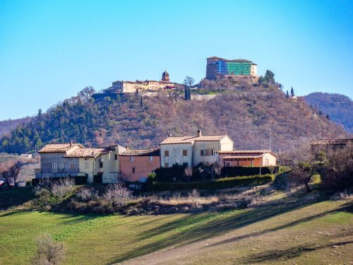Collelungo e Frontone